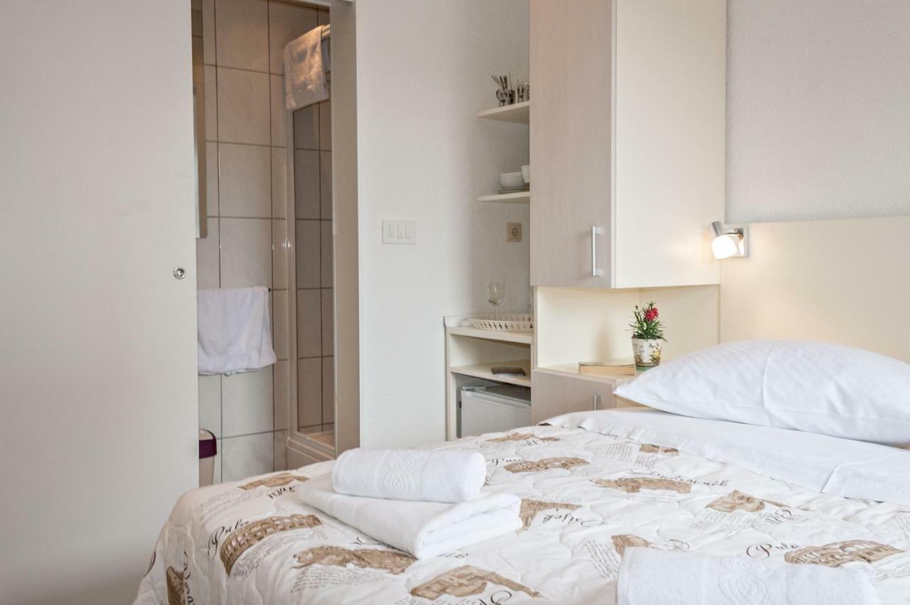 Guest House Paradise Σπλιτ Εξωτερικό φωτογραφία